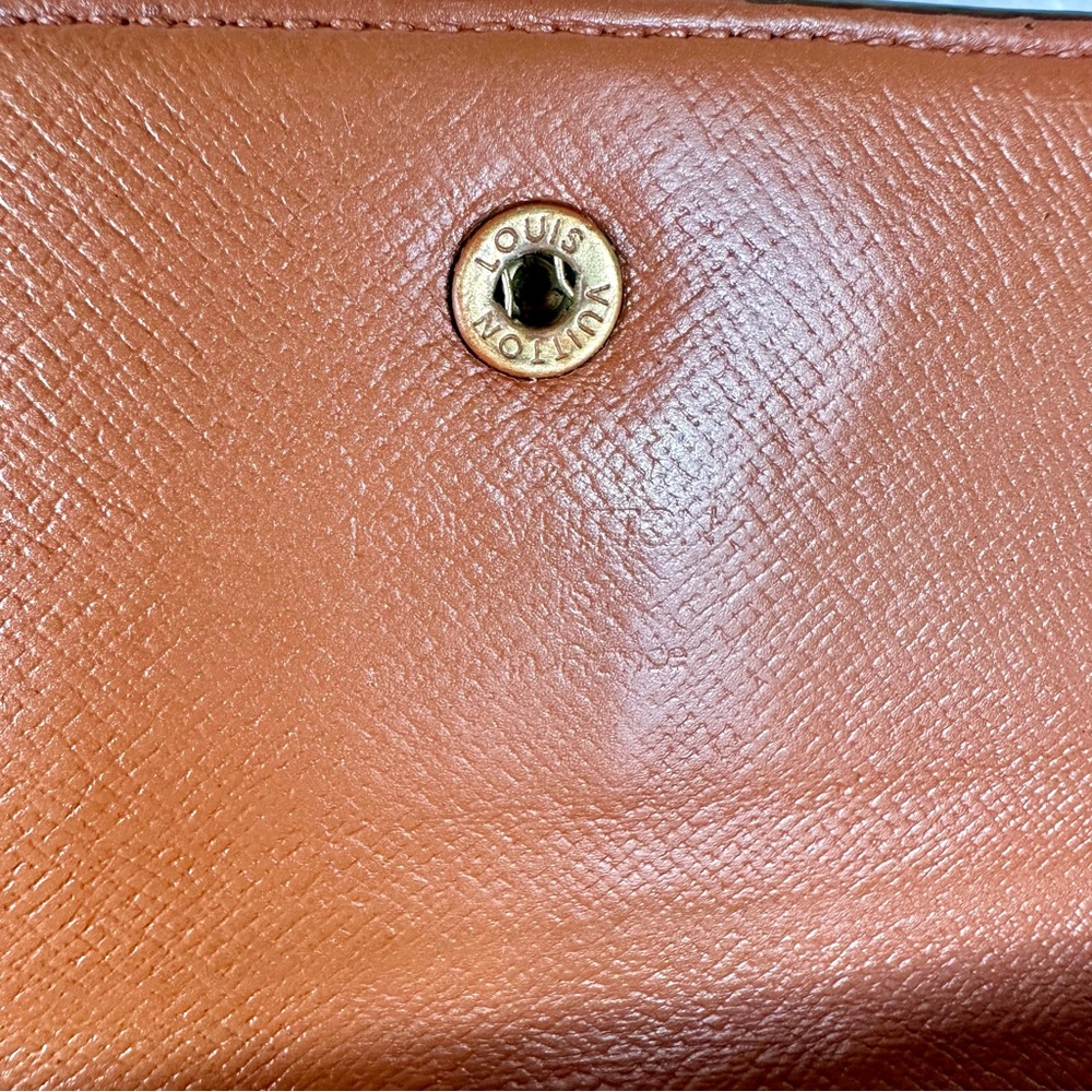 Louis Vuitton Monogram Continental Wallet Crossbody with charm - Picture 9 of 16